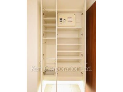 Shoes Closet