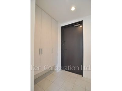 Entrance ※Photo of the same layout on 15 floor. Decoration and fixture may differ.