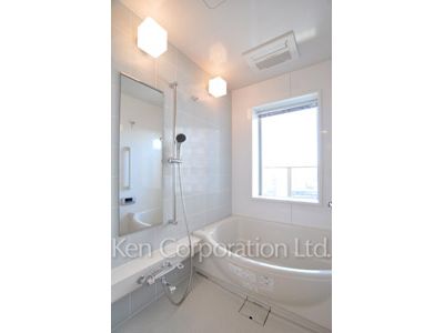 Bath ※Photo of the same layout on 15 floor. Decoration and fixture may differ.