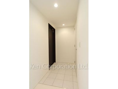 Entrance ※Photo of the same layout on 15 floor. Decoration and fixture may differ.