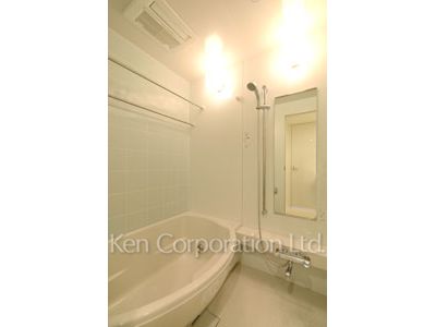Bath ※Photo of the same layout on 15 floor. Decoration and fixture may differ.