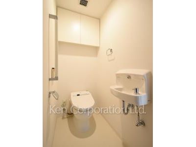 Lavatory ※Photo of the same layout on 15 floor. Decoration and fixture may differ.