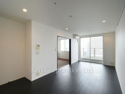 Living-Dining ※Photo of the same layout on 11 floor. Decoration and fixture may differ.