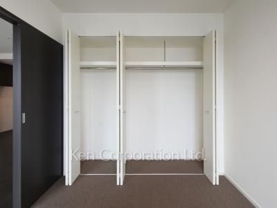 Closet ※Photo of the same layout on 11 floor. Decoration and fixture may differ.