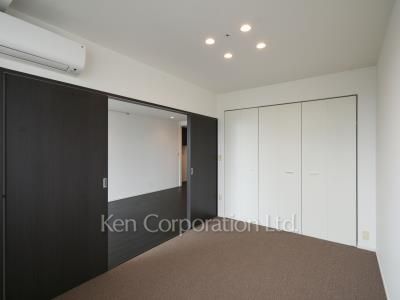Bedroom ※Photo of the same layout on 11 floor. Decoration and fixture may differ.