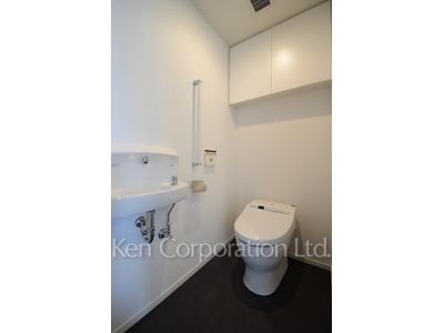 Lavatory ※Photo of the same layout on 28 floor. Decoration and fixture may differ.