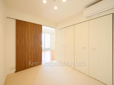 Bedroom ※Photo of the same layout on 27 floor. Decoration and fixture may differ.