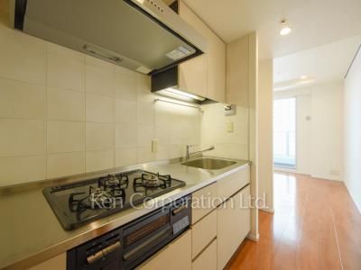 Kitchen ※Photo of the same layout on 27 floor. Decoration and fixture may differ.
