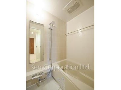 Bath ※Photo of the same layout on 27 floor. Decoration and fixture may differ.