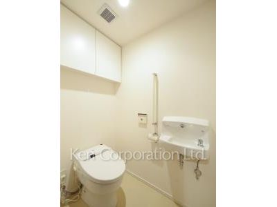 Lavatory ※Photo of the same layout on 27 floor. Decoration and fixture may differ.