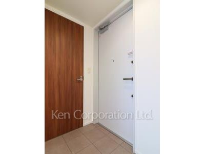 Entrance ※Photo of the same layout on 27 floor. Decoration and fixture may differ.