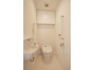 Lavatory ※Photo of the same layout on 29 floor. Decoration and fixture may differ.