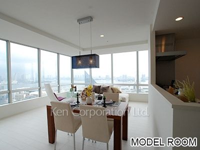 Living-Dining ※Photo of the same layout on 29 floor. Decoration and fixture may differ.