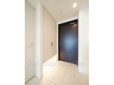 Entrance ※Photo of the same layout on 22 floor. Decoration and fixture may differ.