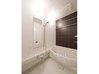 Bath ※Photo of the same layout on 28 floor. Decoration and fixture may differ.