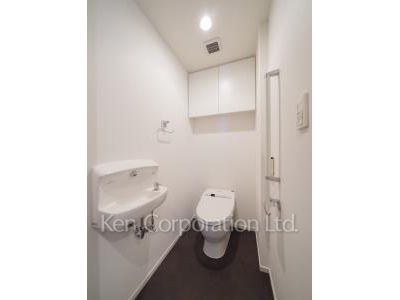 Lavatory ※Photo of the same layout on 28 floor. Decoration and fixture may differ.