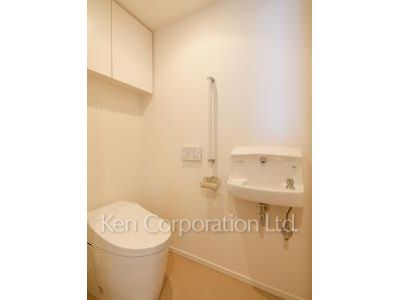 Lavatory ※Photo of the same layout on 27 floor. Decoration and fixture may differ.