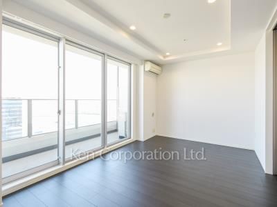 Living-Dining ※Photo of the same layout on 21 floor. Decoration and fixture may differ.