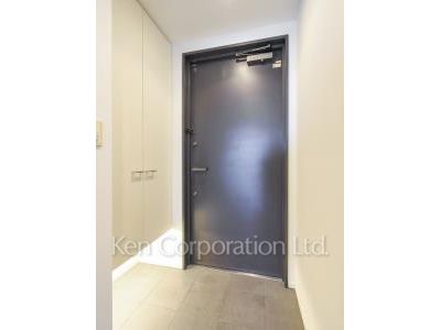 Entrance ※Photo of the same layout on 21 floor. Decoration and fixture may differ.