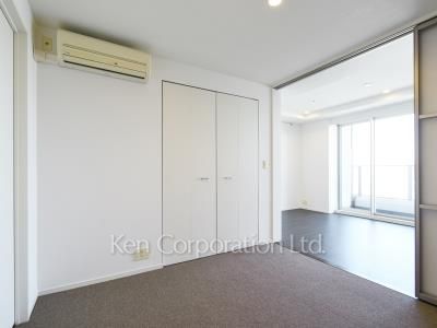 Bedroom ※Photo of the same layout on 21 floor. Decoration and fixture may differ.