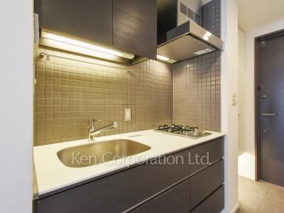 Kitchen ※Photo of the same layout on 21 floor. Decoration and fixture may differ.