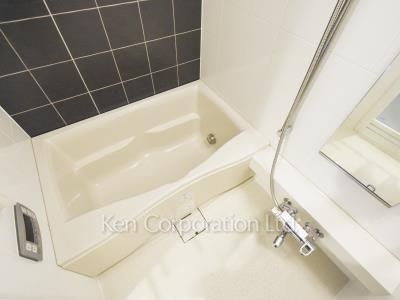 Bath ※Photo of the same layout on 21 floor. Decoration and fixture may differ.