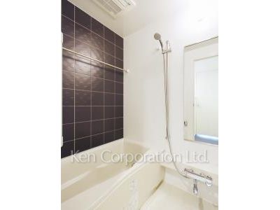 Bath ※Photo of the same layout on 21 floor. Decoration and fixture may differ.