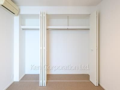 Closet ※Photo of the same layout on 21 floor. Decoration and fixture may differ.
