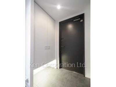 Entrance ※Photo of the same layout on 21 floor. Decoration and fixture may differ.