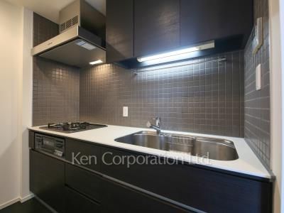 Kitchen ※Photo of the same layout on 21 floor. Decoration and fixture may differ.