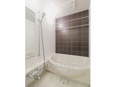 Bath ※Photo of the same layout on 21 floor. Decoration and fixture may differ.