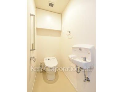 Lavatory ※Photo of the same layout on 37 floor. Decoration and fixture may differ.