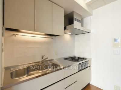 Kitchen ※Photo of the same layout on 37 floor. Decoration and fixture may differ.