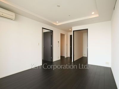 Living-Dining ※Photo of the same layout on 34 floor. Decoration and fixture may differ.