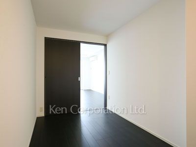 Bedroom ※Photo of the same layout on 34 floor. Decoration and fixture may differ.