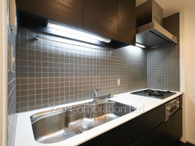 Kitchen ※Photo of the same layout on 34 floor. Decoration and fixture may differ.