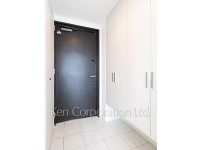 Entrance ※Photo of the same layout on 35 floor. Decoration and fixture may differ.