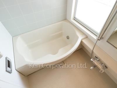 Bath ※Photo of the same layout on 35 floor. Decoration and fixture may differ.