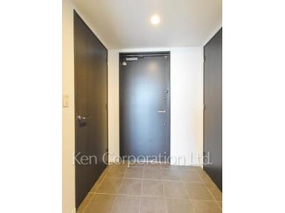 Entrance ※Photo of the same layout on 38 floor. Decoration and fixture may differ.