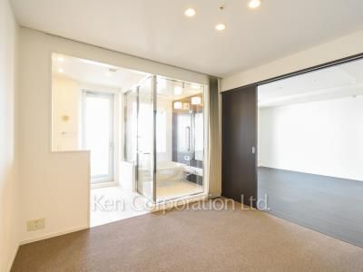Bedroom ※Photo of the same layout on 38 floor. Decoration and fixture may differ.