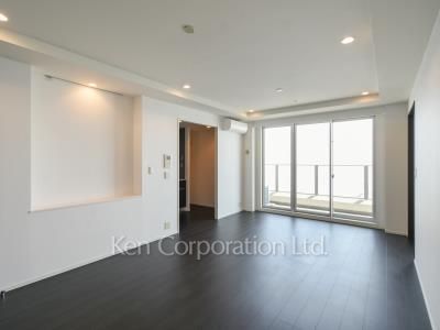 Living-Dining ※Photo of the same layout on 38 floor. Decoration and fixture may differ.