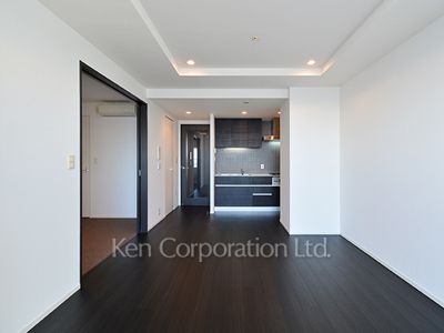 Living-Dining ※Photo of the same layout on 38 floor. Decoration and fixture may differ.