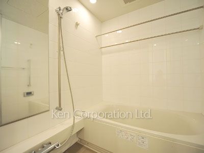 Bath ※Photo of the same layout on 41 floor. Decoration and fixture may differ.