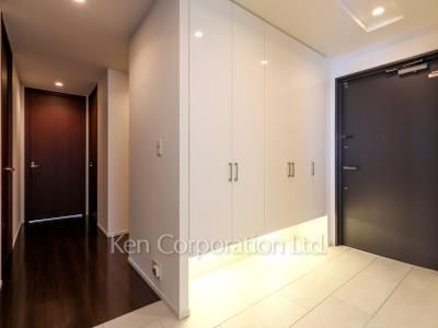 Entrance ※Photo of the same layout on 40 floor. Decoration and fixture may differ.