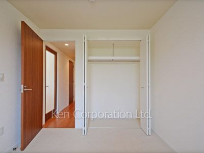 Closet ※Photo of the same layout on 4 floor. Decoration and fixture may differ.