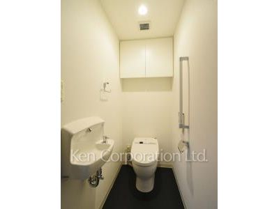 Lavatory ※Photo of the same layout on 5 floor. Decoration and fixture may differ.