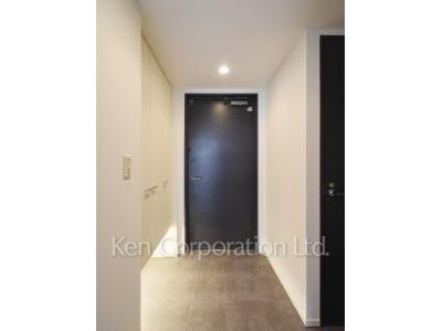 Entrance ※Photo of the same layout on 5 floor. Decoration and fixture may differ.