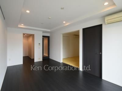 Living-Dining ※Photo of the same layout on 5 floor. Decoration and fixture may differ.