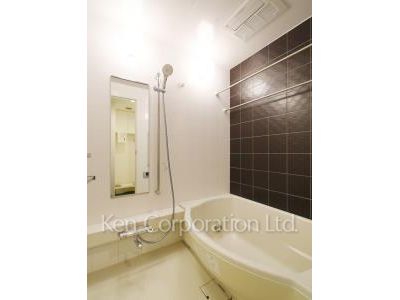 Bath ※Photo of the same layout on 5 floor. Decoration and fixture may differ.
