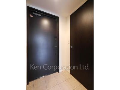 Entrance ※Photo of the same layout on 7 floor. Decoration and fixture may differ.